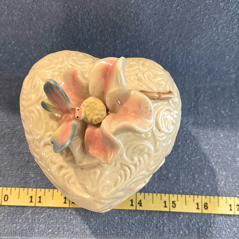 Ceramic Heart Shaped Trinket Box
